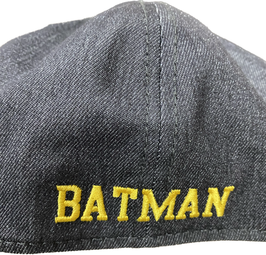 HAT CAP BATMAN LOGO FLATBILL FLEX CAP (BCSB5IMWBTM)