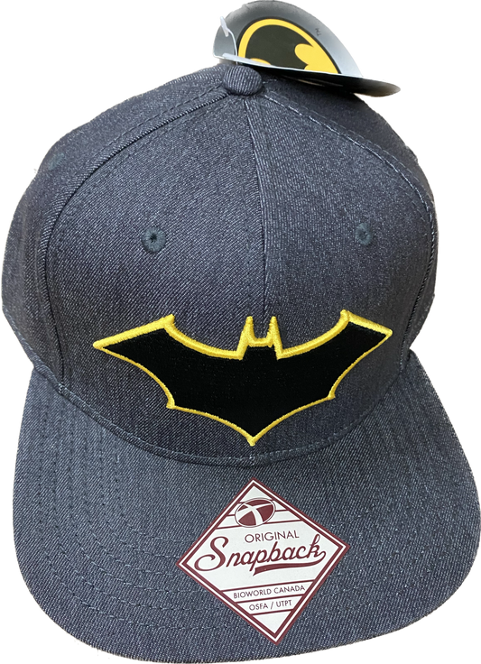 HAT CAP BATMAN LOGO FLATBILL FLEX CAP (BCSB5IMWBTM)