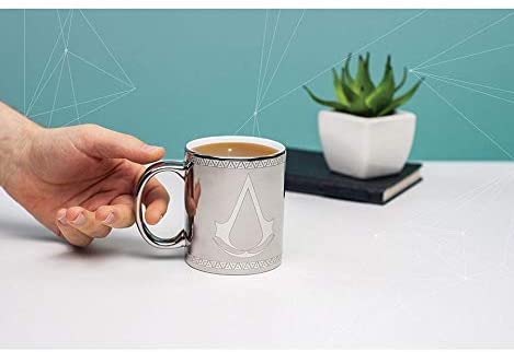 ASSASSINS CREED CHROME MUG