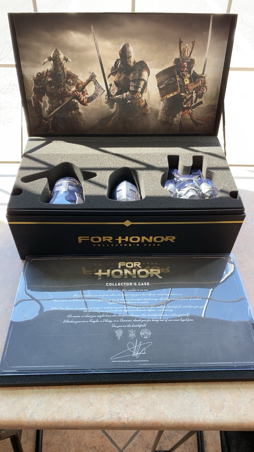 For Honor™ - Collector’s Case 3 Individual Faction Helmets On Their Stand 1/3 scale Full Metal